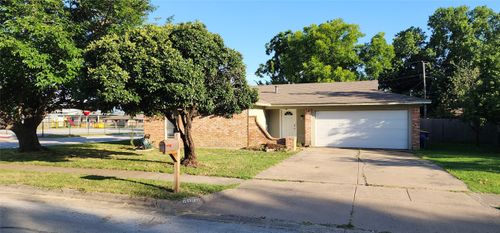 6036 Lindy Ln, Watauga, TX, 76148-3119 | Card Image