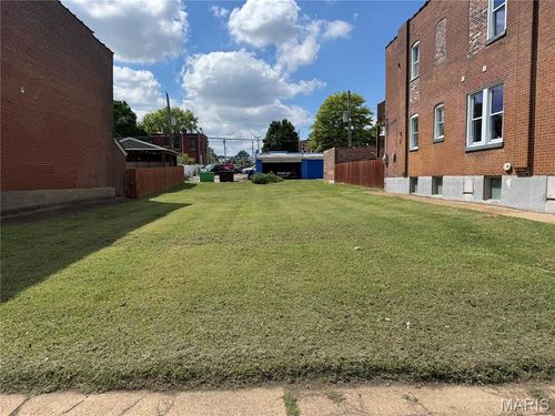 2825 Iowa Ave, Saint Louis, MO, 63118-1424 | Card Image