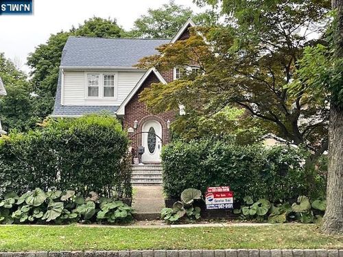 135 Rockwood Pl, Englewood, NJ, 07631-4939 | Card Image