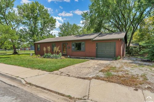 1001 Highland Dr, Lawrence, KS, 66044-4521 | Card Image