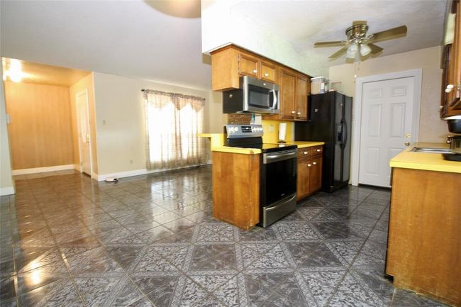 2202 Jones St, House other with 4 bedrooms, 2 bathrooms and 2 parking in Rosenberg TX | Image 20