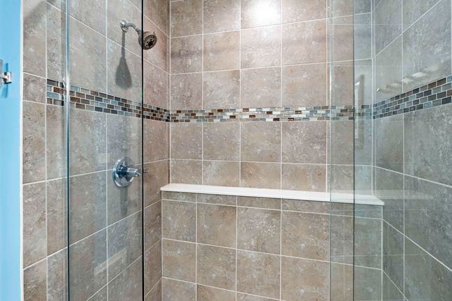 Primary Bathroom | Image 19