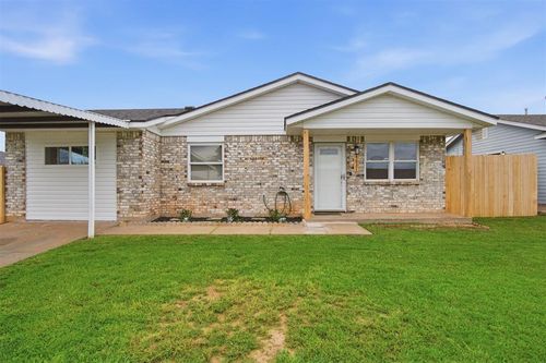 4631 Sw J Ave, Lawton, OK, 73505-7831 | Card Image