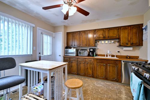 208 Sumac Ln, Schaumburg, IL, 60193-1565 | Card Image