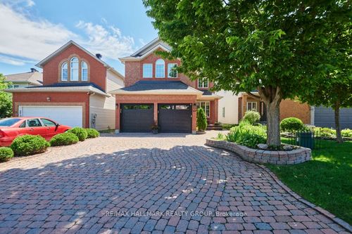 104 Meadowcroft Cres, Ottawa, ON, K1J1H1 | Card Image