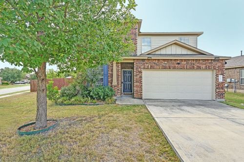 140 Lynn Crest Bnd, Buda, TX, 78610-3630 | Card Image