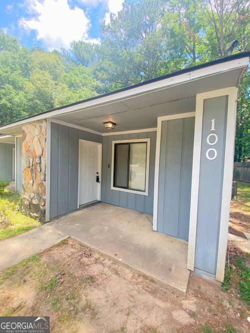 100 Spring Ct, Fairburn, GA, 30213-1462 | Card Image
