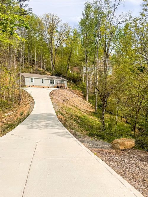 15 Luther Woods Dr, Candler, NC, 28715-5507 | Card Image