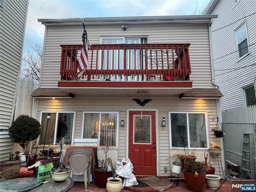 25 Ward St, Paterson, NJ, 07501-1814 | Card Image