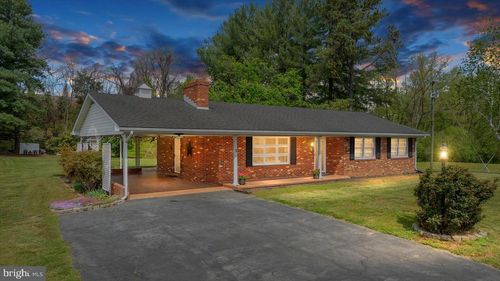 2 Greenfield Rd, LURAY, VA, 22835-1202 | Card Image