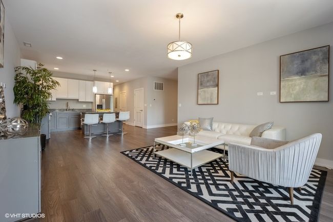 211 - 1202 Waukegan Rd, Condo with 2 bedrooms, 2 bathrooms and 1 parking in Glenview IL | Image 4