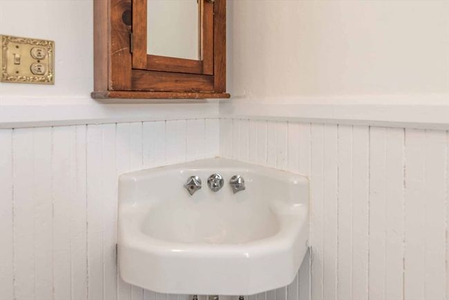 70 Tashmoo Ave, House other with 5 bedrooms, 4 bathrooms and 3 parking in Vineyard Haven MA | Image 19