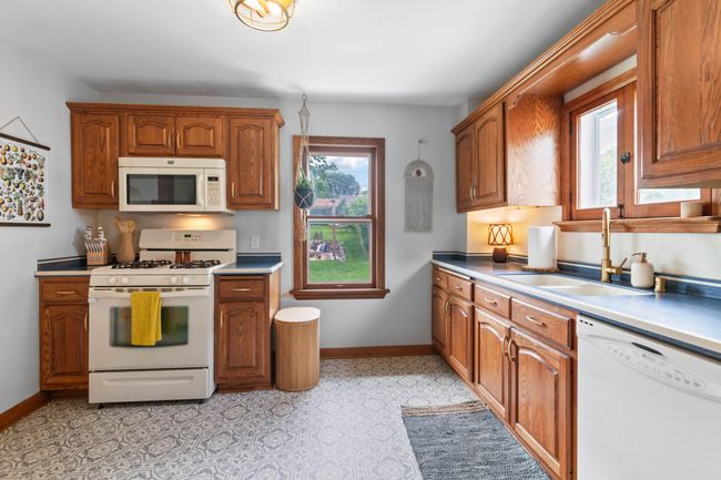 231 Glenview Ave, House other with 3 bedrooms, 2 bathrooms and null parking in Wauwatosa WI | Image 15