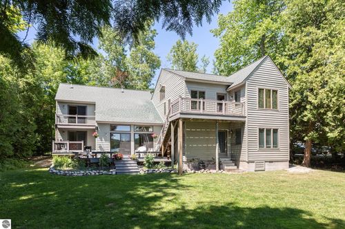 708 E Sugar Bay Ln, Cedar, MI, 49621-8916 | Card Image