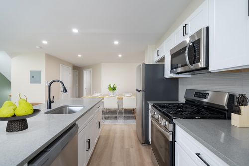 1-171 Van Horne St, Jersey City, NJ, 07304-3319 | Card Image