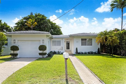 8811 Hawthorne Ave, Surfside, FL, 33154-3329 | Card Image