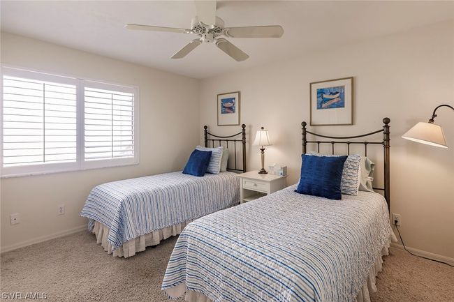 C-302 - 7048 Pelican Bay Boulevard, Condo with 2 bedrooms, 2 bathrooms and null parking in NAPLES FL | Image 25