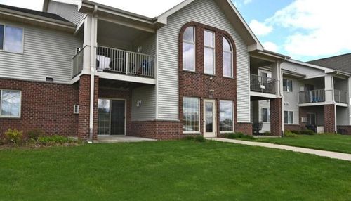 W1060 Marietta Ave, Ixonia, WI, 53036-9464 | Card Image