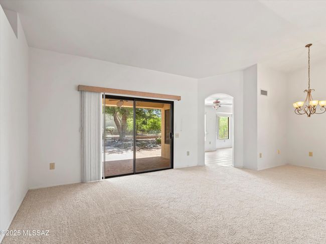 06-Living Area | Image 6