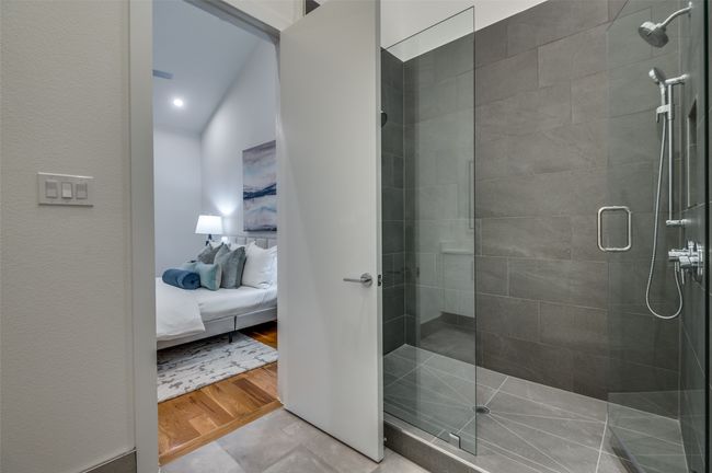 Glass Shower with Double Shower Head | Image 18