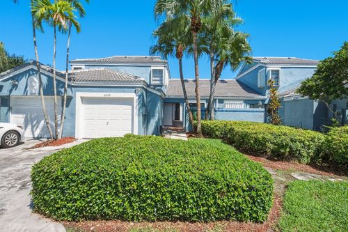 0-8429 Waterford Cir, Tamarac, FL, 33321-8119 | Card Image