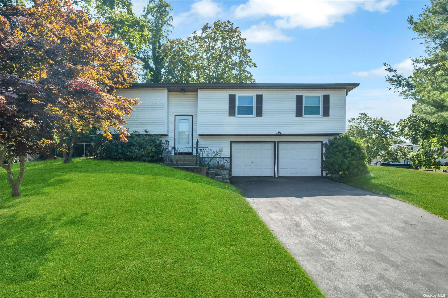 Sandpiper Ln, Centereach, NY 11720