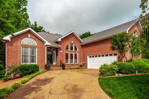 6737 Autumnwood Dr, Nashville, TN, 37221-3944 | Card Image