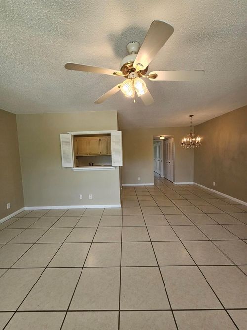 289 Camden L, West Palm Beach, FL, 33417-2058 | Card Image