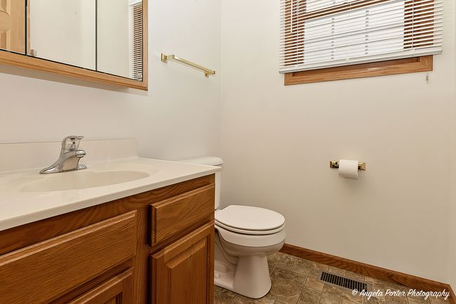 5832 Fieldstone Trl, Townhouse with 2 bedrooms, 4 bathrooms and 2 parking in MCHENRY IL | Image 10