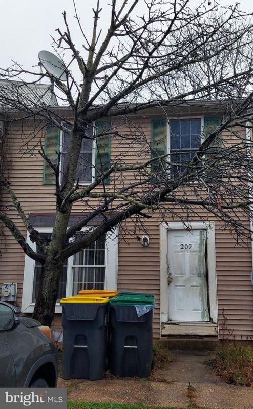 209 Parma Ave, New Castle, DE, 19720-1373 | Card Image