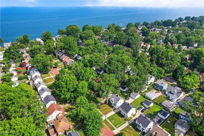Short walk to Lake Erie | Image 6