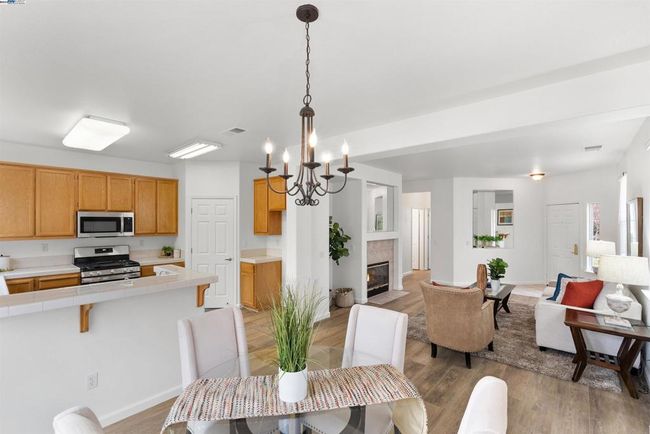 313 Upton Pyne Dr, House other with 2 bedrooms, 2 bathrooms and 2 parking in Brentwood CA | Image 15