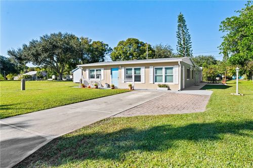1621 5th Ave, Vero Beach, FL, 32960-5608 | Card Image