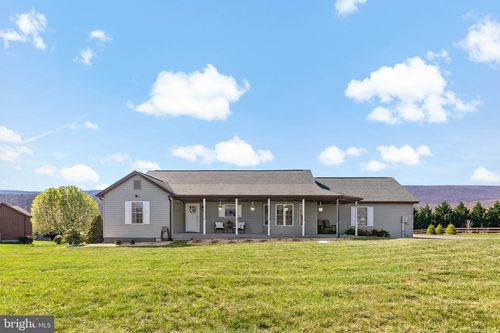 58 Dawson Farm Ln, BERKELEY SPRINGS, WV, 25411-7007 | Card Image