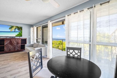 214-79-7199 Kona Coffee Villas, HOLUALOA, HI, 96725 | Card Image