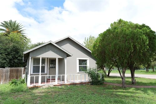 500 W Merriman St, Sinton, TX, 78387-2413 | Card Image