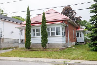 21 Kent St E, House other with 2 bedrooms, 2 bathrooms and 4 parking in Lindsay ON | Image 1