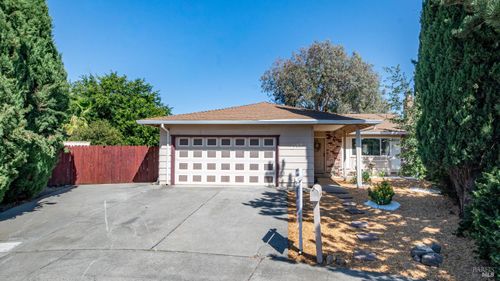 1355 Macdonald Court, Dixon, CA, 95620 | Card Image