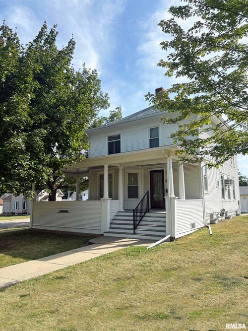 401 10th St, De Witt, IA, 52742-1448 | Card Image