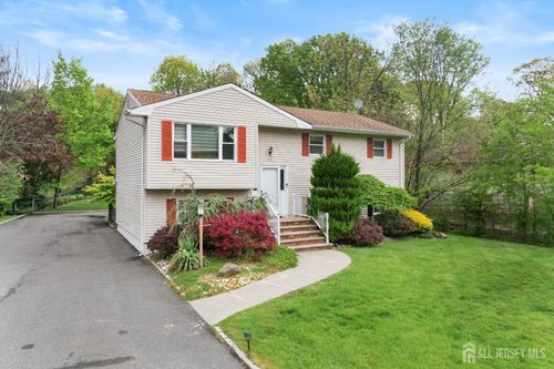 13 Fishel Rd, Edison, NJ, 08820-3218 | Card Image