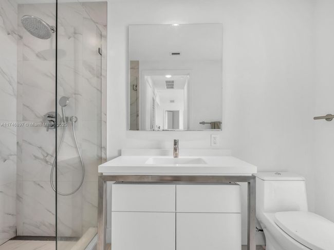 APT-1507 - 2000 Metropica Way, Condo with 2 bedrooms, 2 bathrooms and null parking in Sunrise FL | Image 22