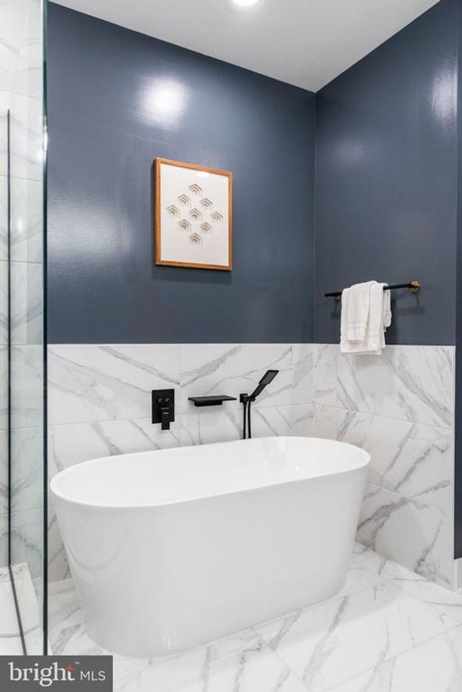 UNIT-1 - 2019 M St Ne, Condo with 2 bedrooms, 2 bathrooms and null parking in WASHINGTON DC | Image 14