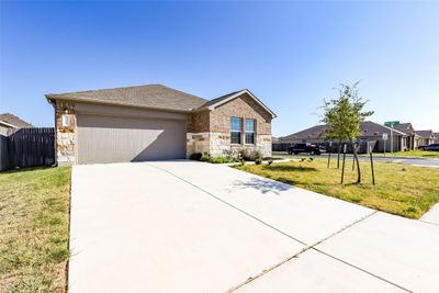 609 Bluejack Way, House other with 4 bedrooms, 2 bathrooms and 4 parking in Hutto TX | Image 2