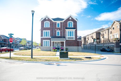3251 Brigadier Ave, Pickering, ON, L1X0N1 | Card Image