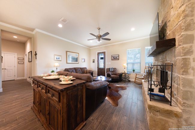 200 S Calvin Barrett, House other with 3 bedrooms, 2 bathrooms and null parking in Blanco TX | Image 7