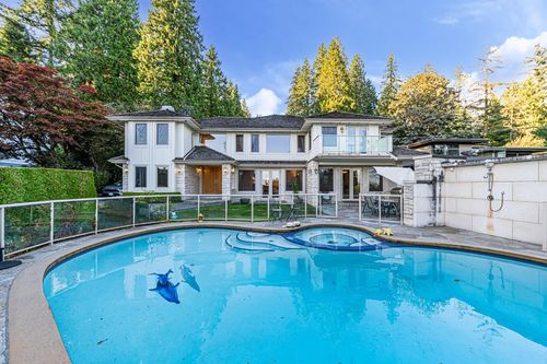 13** Mathers Ave, West Vancouver, BC, V7T2G5 | Card Image