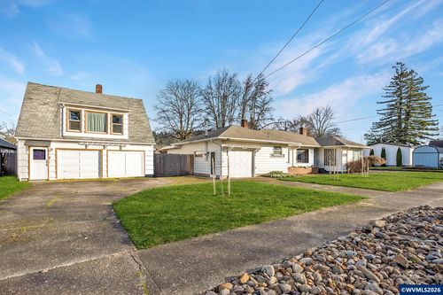 995 River St, Lebanon, OR, 97355-4448 | Card Image