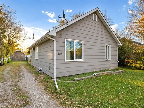 216 8th Ave N, Swan River, MB, R0L1Z0 | Card Image