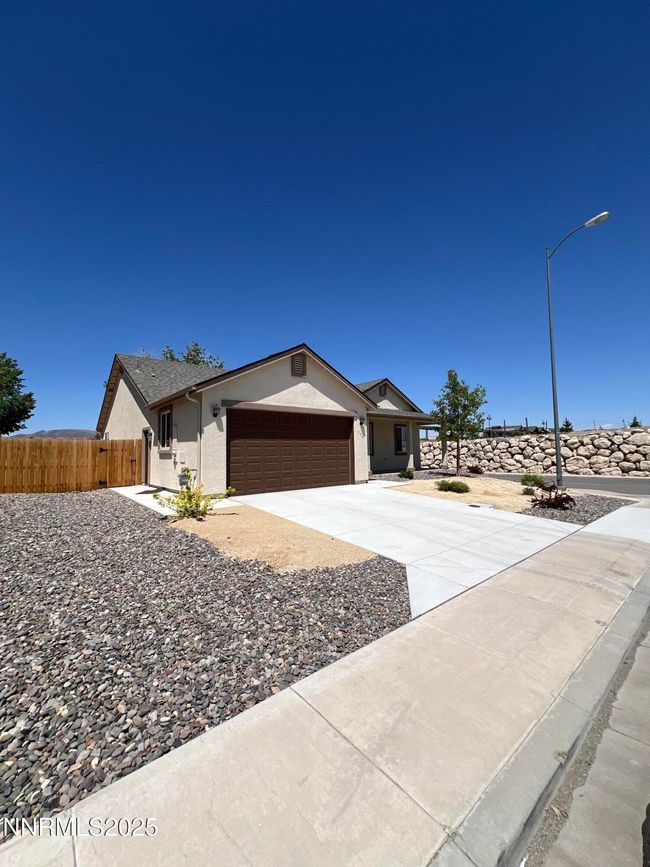 576 Country Hollow Dr, House other with 3 bedrooms, 2 bathrooms and 2 parking in Fernley NV | Image 4