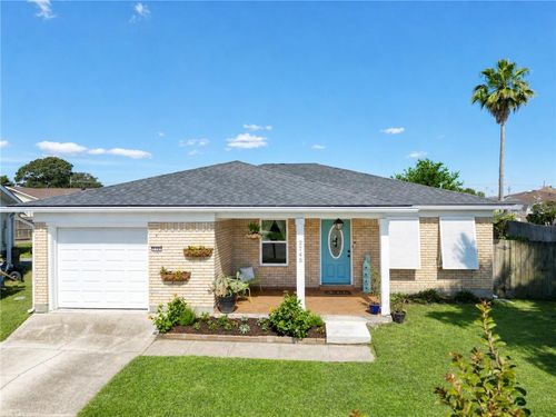 2745 Ridgefield Rd, Gretna, LA, 70056-7717 | Card Image